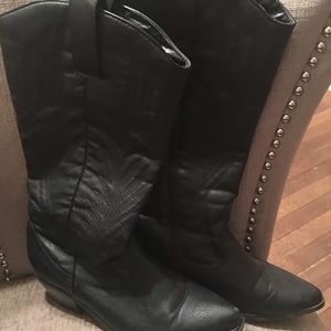 Black cowgirl boots